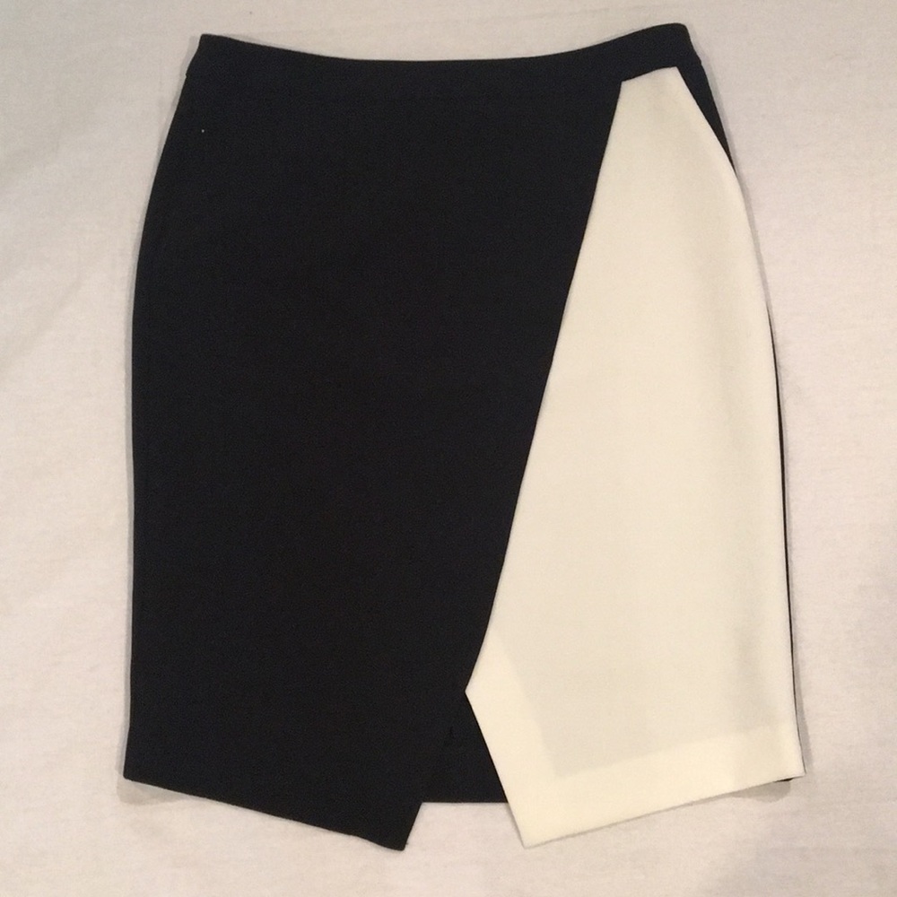 NWT Halogen Black & Ivory Skirt - Size 4